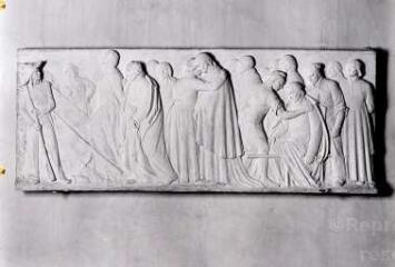 1 vue  - bas-relief des 14 prêtres martyrs (ouvre la visionneuse)
