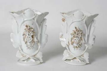1 vue  - ensemble composé de deux vases à fleurs (n° 5) (ouvre la visionneuse)
