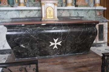1 vue  - autel tombeau secondaire de sainte Anne (ouvre la visionneuse)