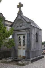 1 vue  - chapelle funéraire de la famille Bouvier (ouvre la visionneuse)