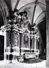 1 vue  - ensemble du maître-autel (autel, retable) (ouvre la visionneuse)