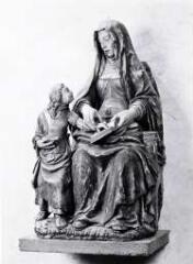 1 vue  - groupe sculpté : Education de la Vierge (ouvre la visionneuse)
