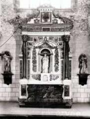 1 vue  - ensemble de l\'autel secondaire de la Vierge (autel, tabernacle, retable) (ouvre la visionneuse)
