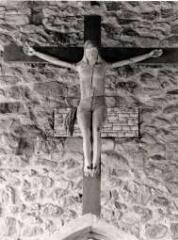 1 vue  - statue : Christ en croix (ouvre la visionneuse)