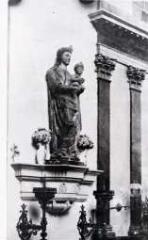 2 vues  - statue : Vierge à l'Enfant dite Notre-Dame de la Halle (ouvre la visionneuse)