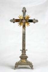 3 vues  - croix-reliquaire de la Vraie Croix (ouvre la visionneuse)