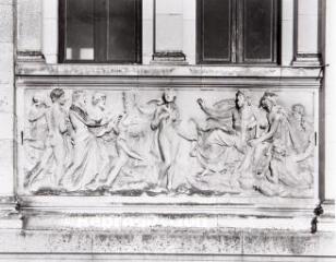 3 vues  - bas-relief : la Naissance de Vénus (ouvre la visionneuse)