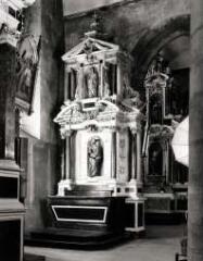 3 vues  - retable architecturé à niche de saint Pierre (ouvre la visionneuse)